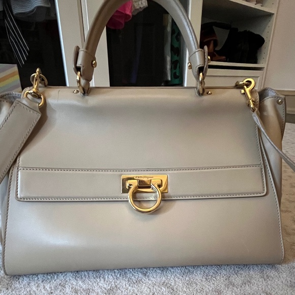 Salvatore Ferragamo leather shoulder bag with top handle - Picture 2 of 13